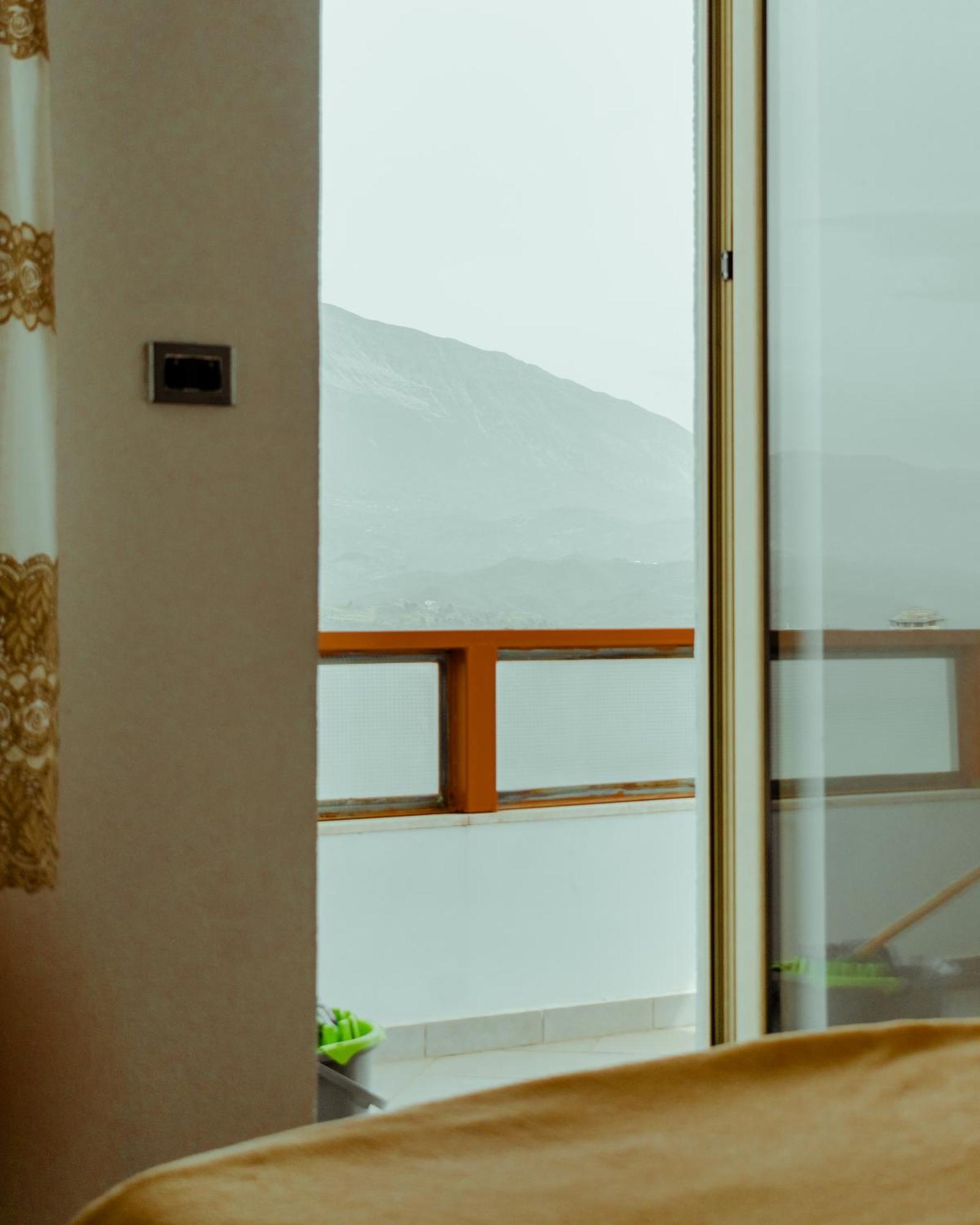 Guesthouse Shtino Gjirokastër Екстериор снимка